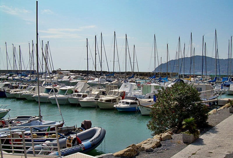 Un beau port de San Bartolomeo al Mare
