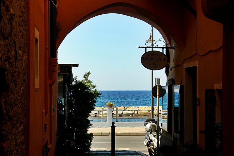 Vue d'une rue de Santo Stefano al Mare