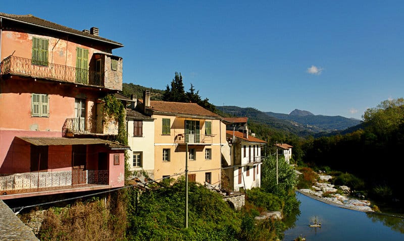 Voir d'une destination de vacances - Vessalico