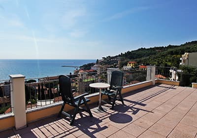 Apartamento Villa Flora - Location de vacances à la mer en Ligurie