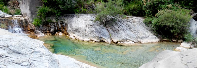 Une belle chute d'eau en Ligurie